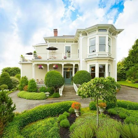 Fairholme Manor Inn Виктория Екстериор снимка