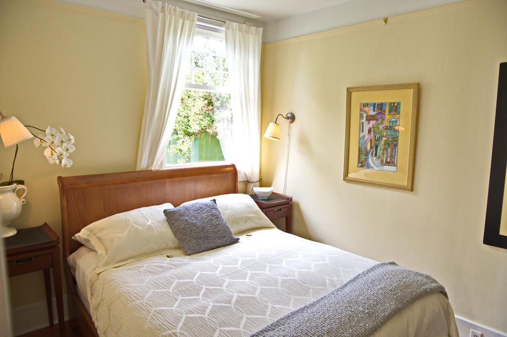 Fairholme Manor Inn Виктория Стая снимка