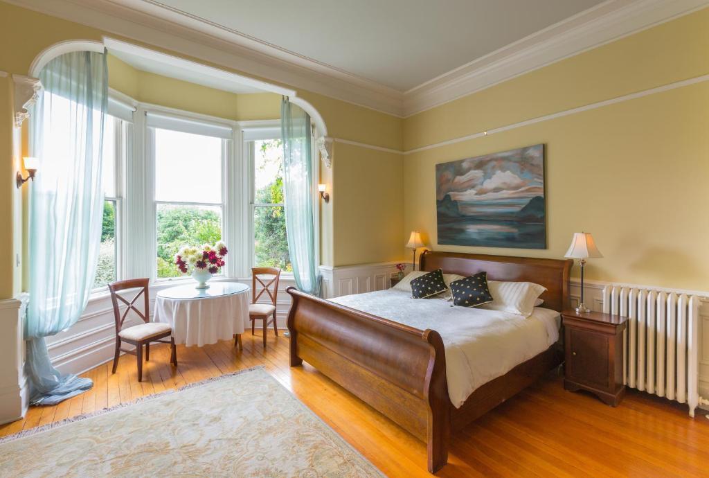 Fairholme Manor Inn Виктория Стая снимка
