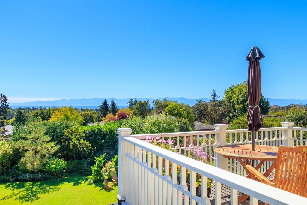 Fairholme Manor Inn Виктория Екстериор снимка