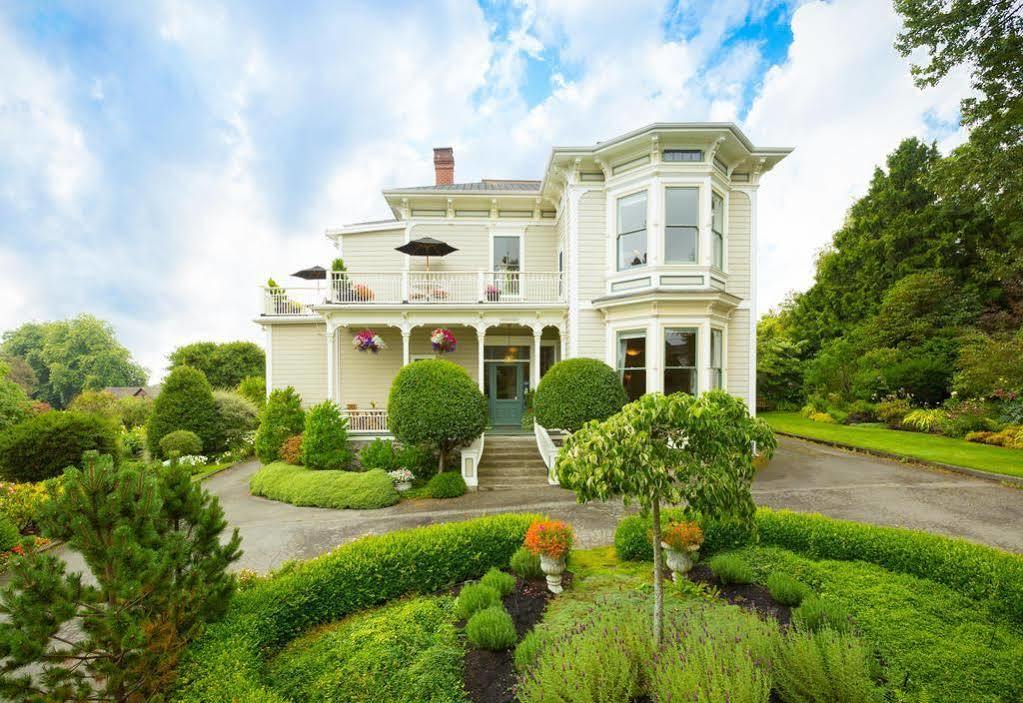 Fairholme Manor Inn Виктория Екстериор снимка